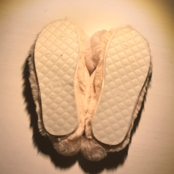 Anthropologie House Bunny Furry Slippers (NWOT) - Picture 5 of 7